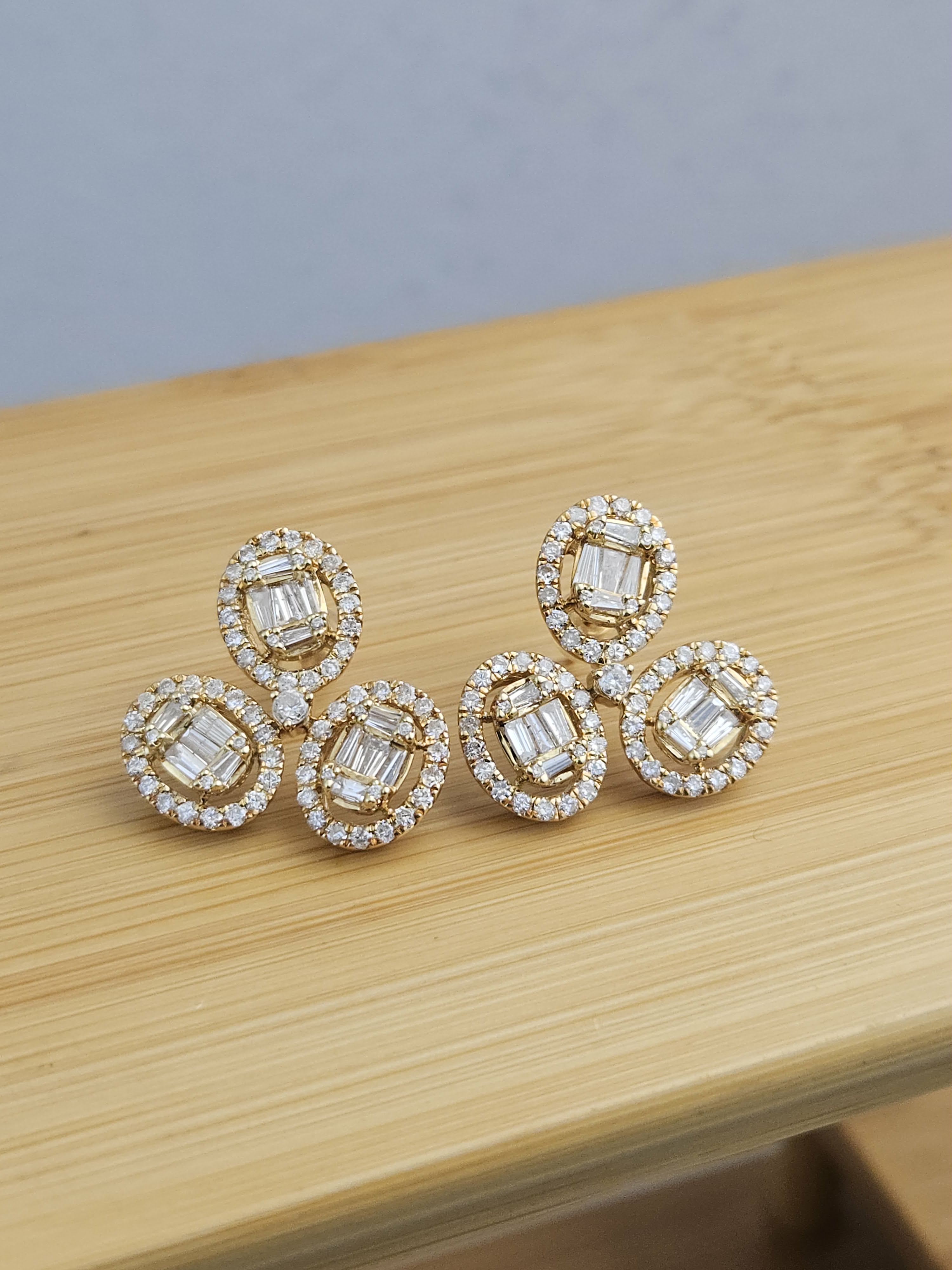 ERMND-002_Yellow Gold Cluster Earrings