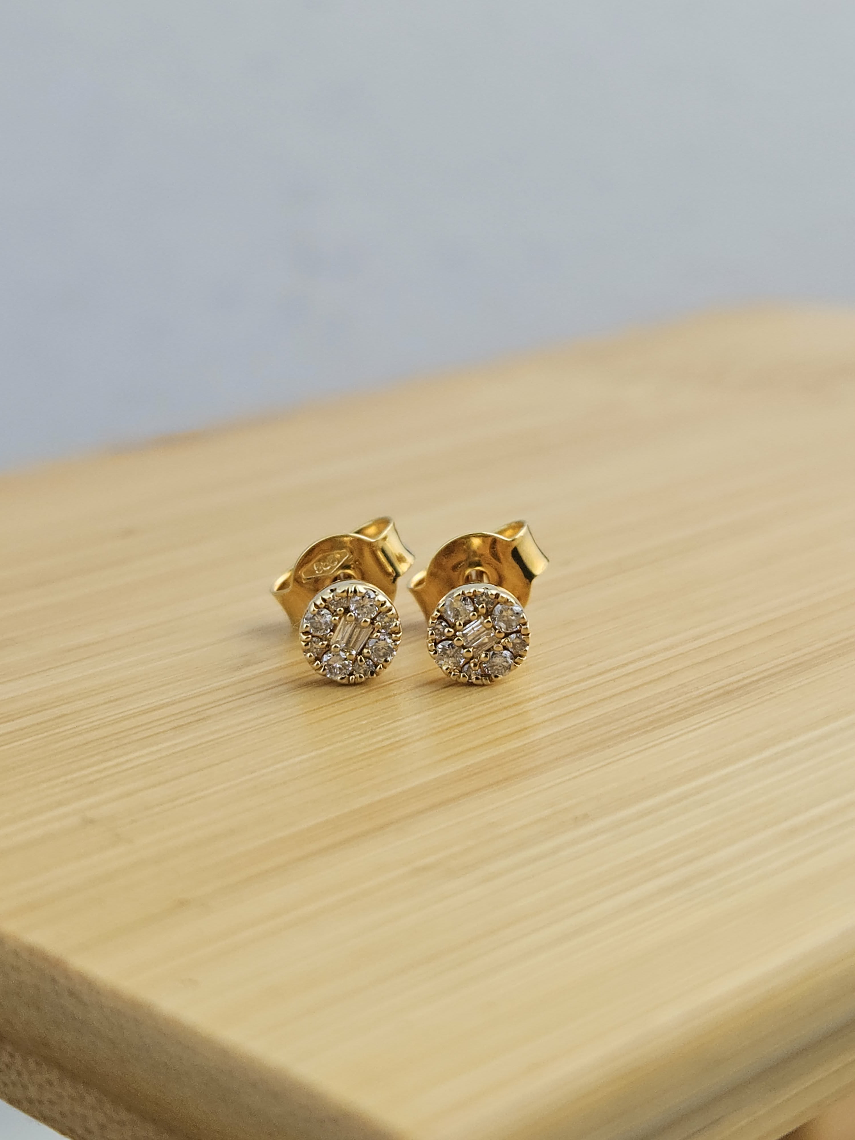 EARRMND-009_Natural Diamond Stud Small Earrings