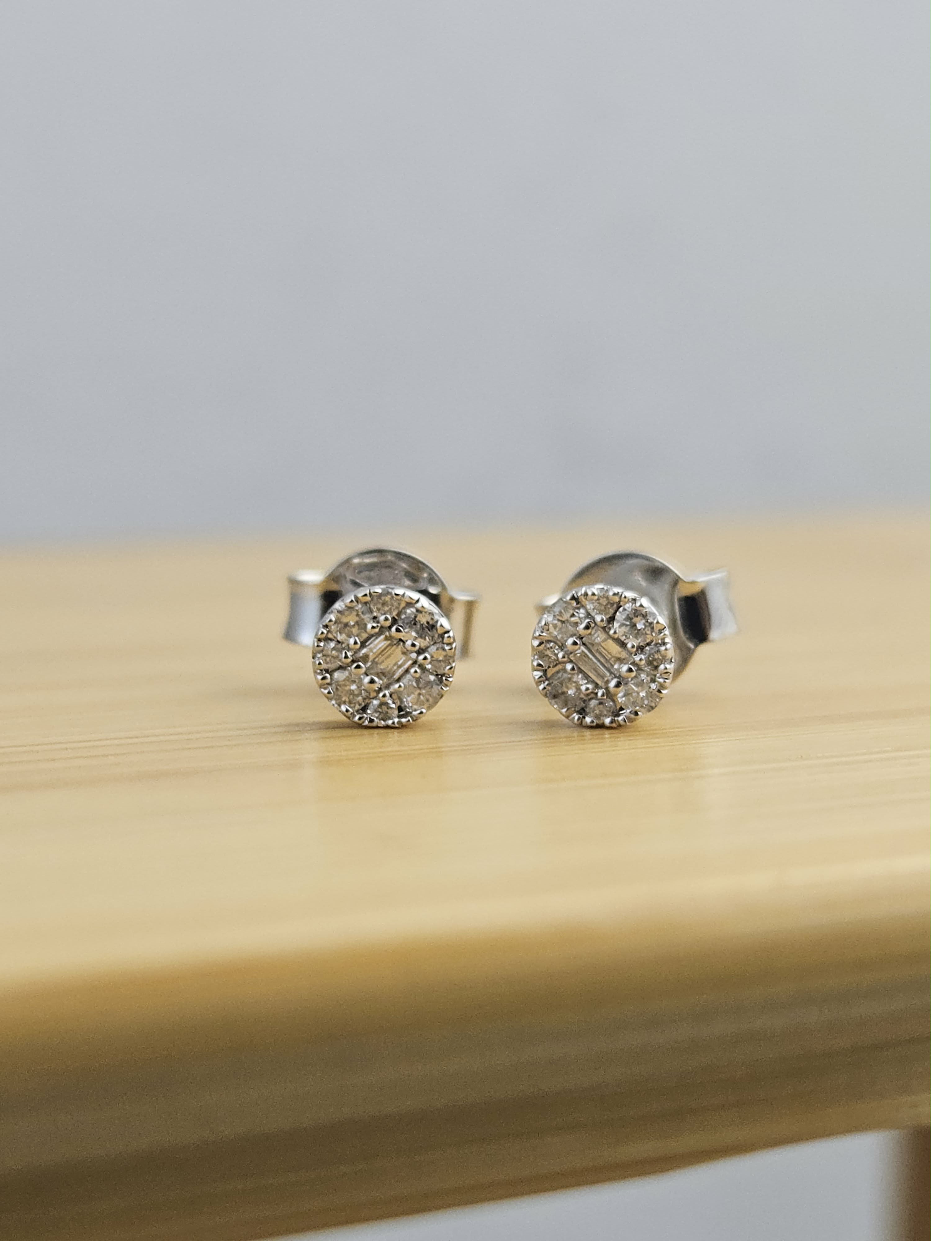 EARRMND-011_Natural Diamond Stud Small Earrings