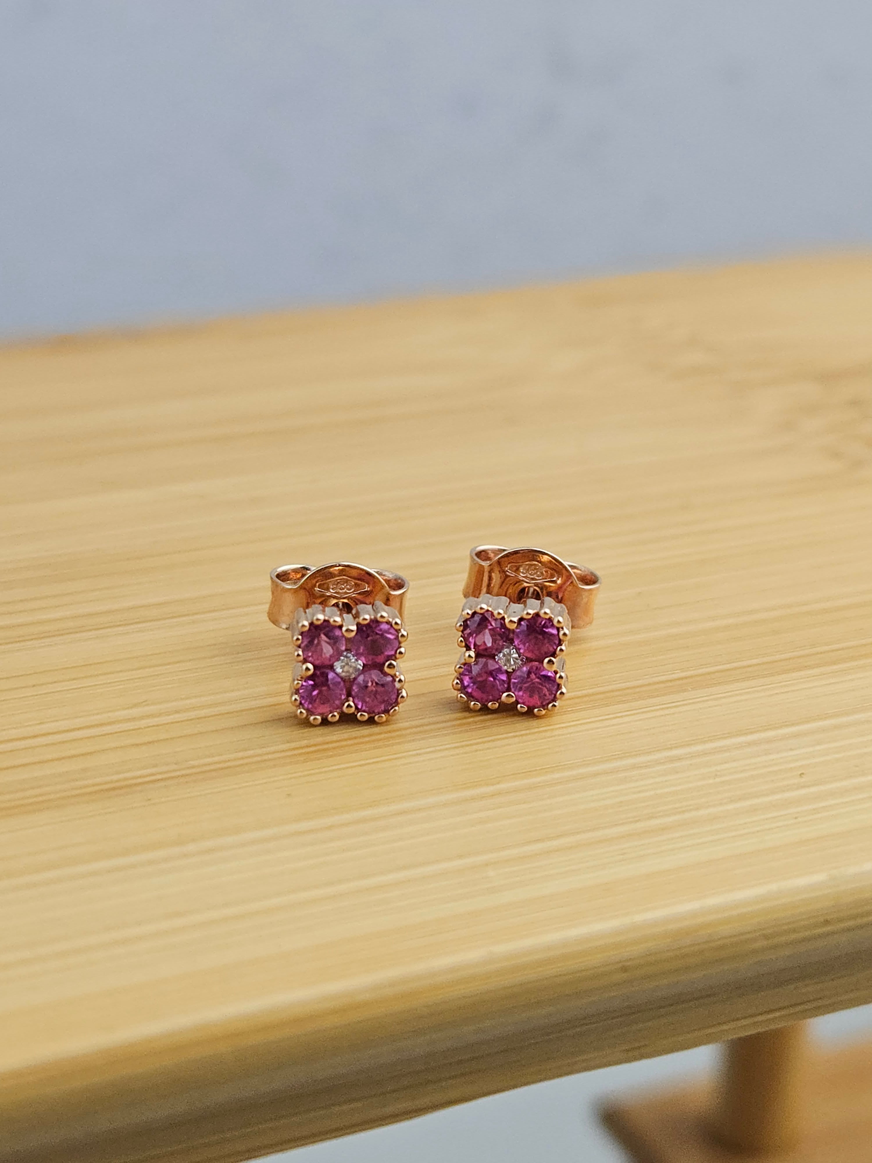 EARRMND-013_Flower Design Small Earrings