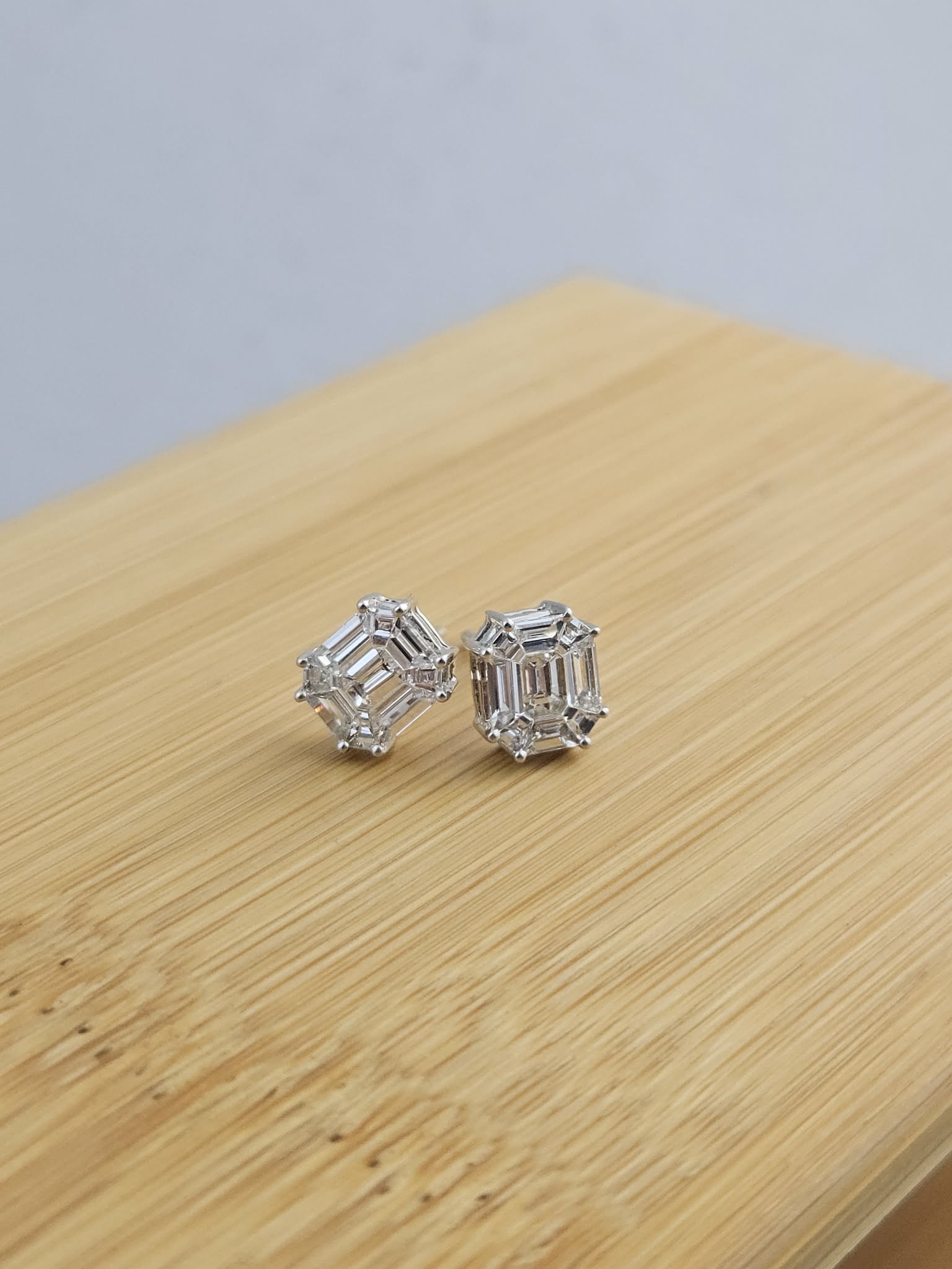 RM-Ear012_White Gold Natural Diamond Stud Earrings