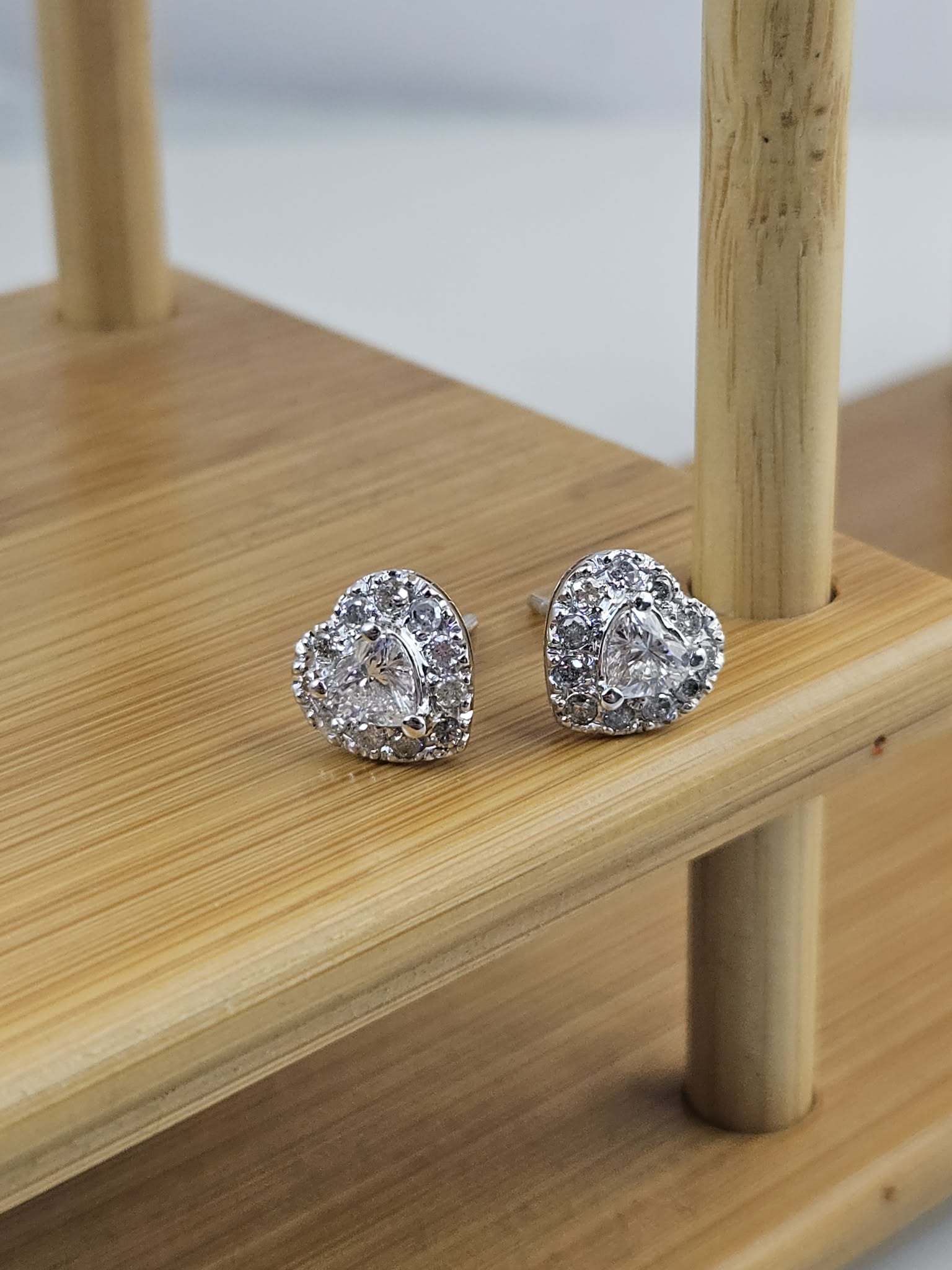 RM-Ear022_Heart Shape Diamond Halo Earrings