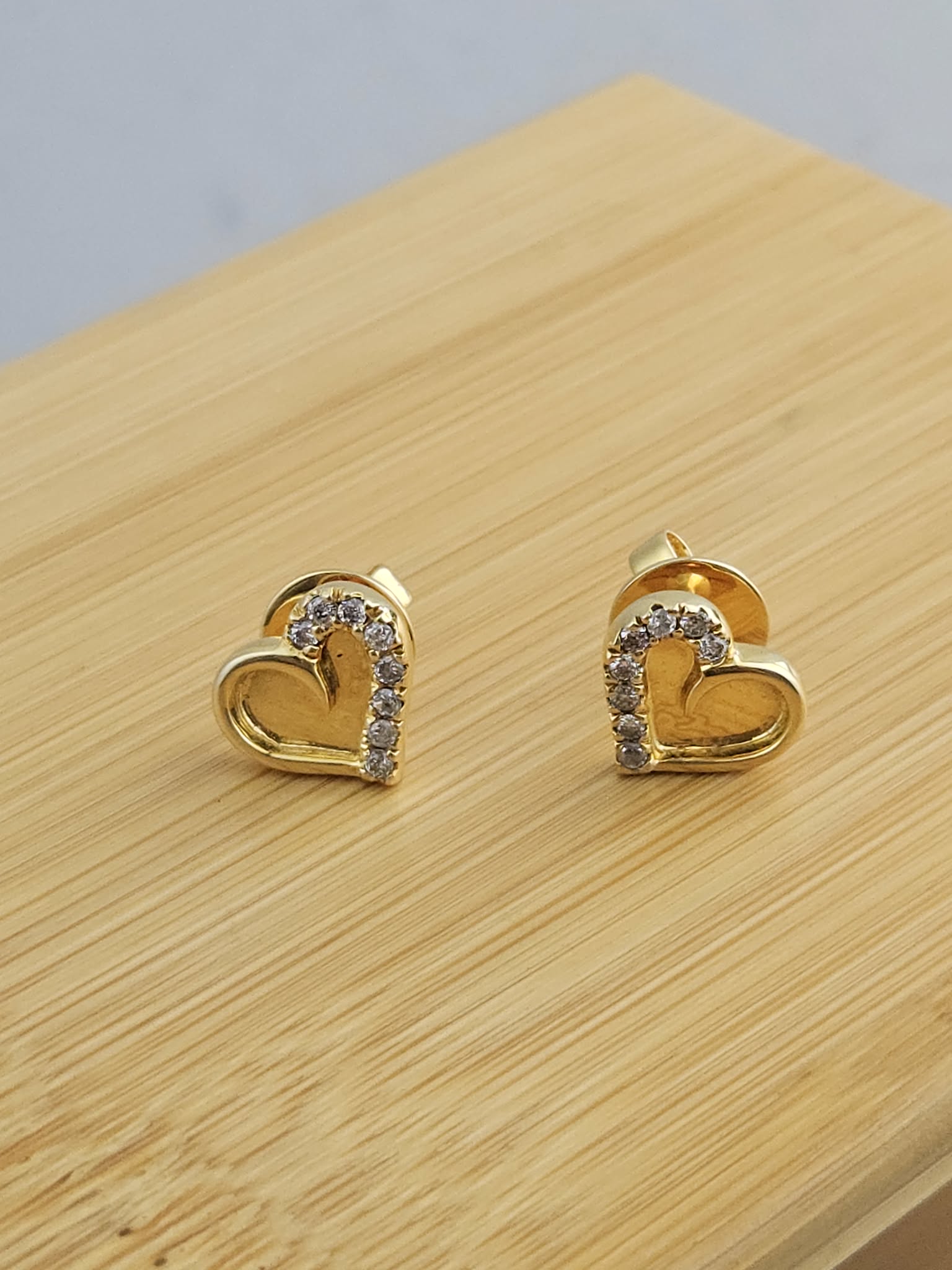 RM-Ear062_Heart Stud Earrings