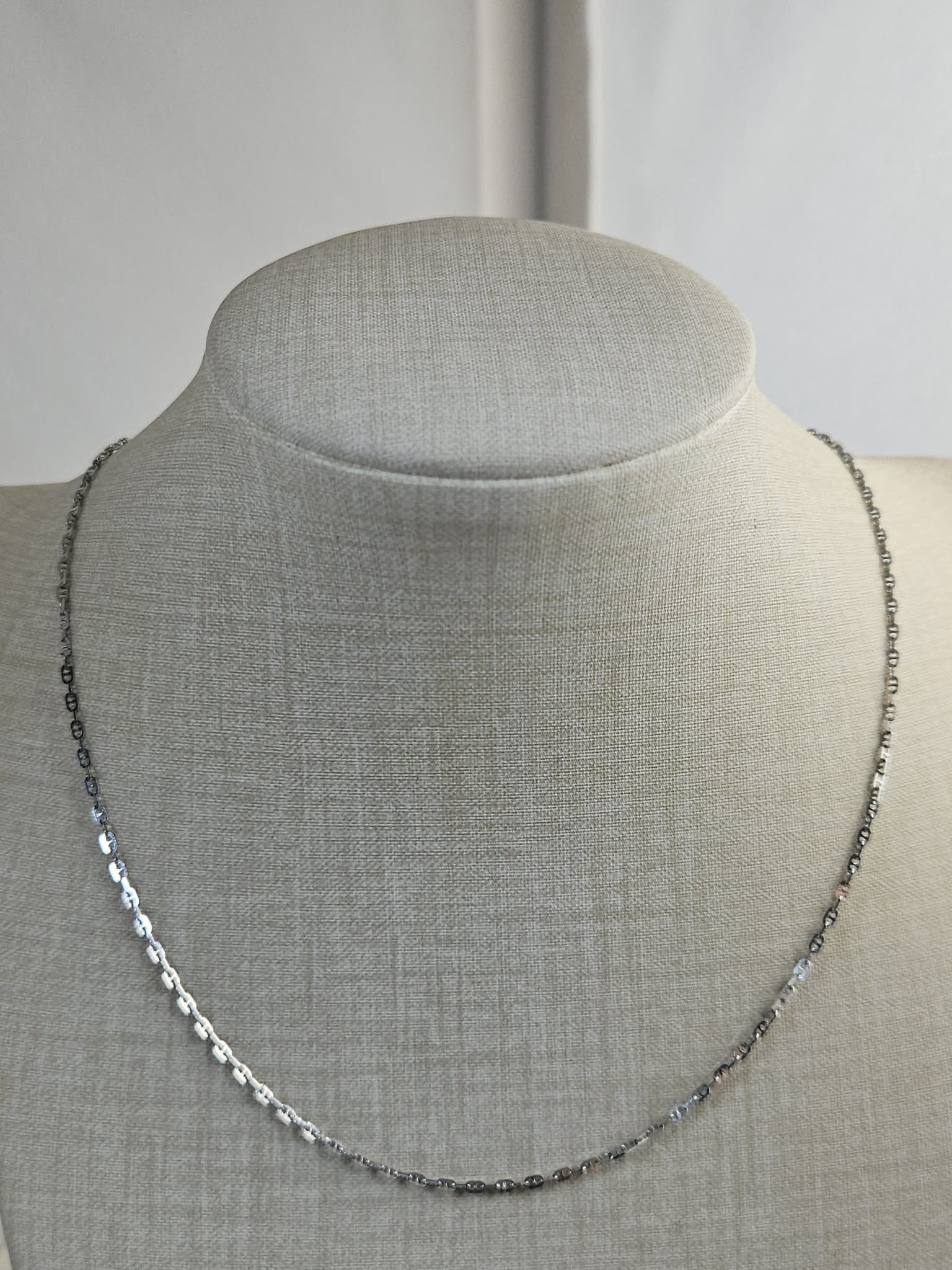 Ncklacechain0008_White Gold Necklace