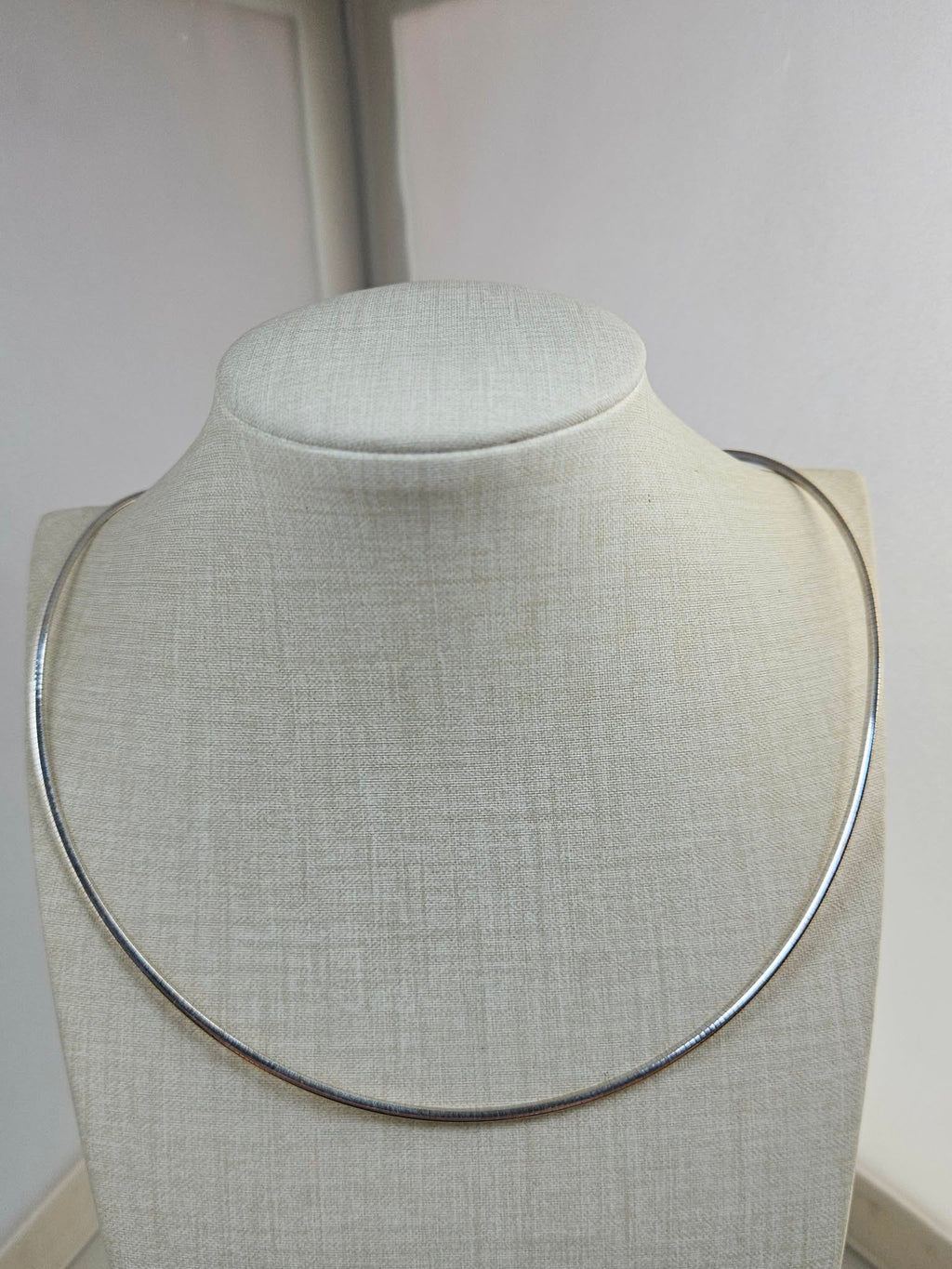 OMEGA CHAIN_01_14K Reversible Two-Tone Omega Chain Necklace