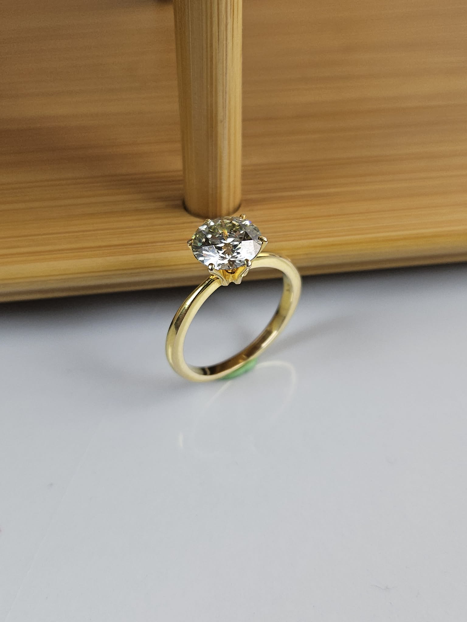 RM-ER045_Solitaire Round Cut Lab Grown Diamond Engagement Ring