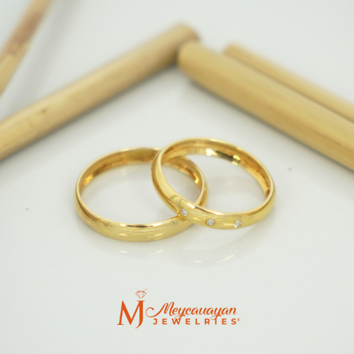 RM-WR021_Yellow Gold Wedding Ring with 3pcs. Natural Diamonds