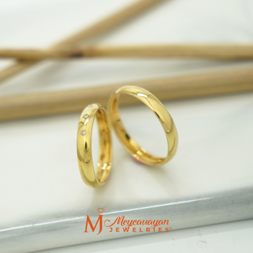 RM-WR021_Yellow Gold Wedding Ring with 3pcs. Natural Diamonds