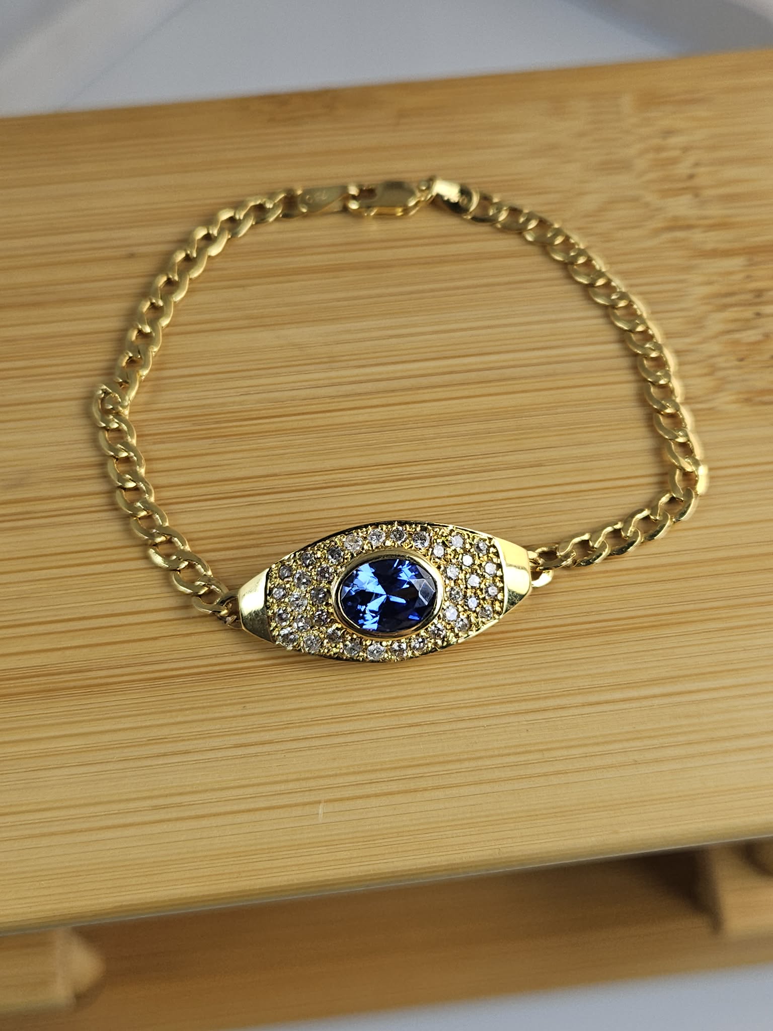 RM-Brclt002_Melchora Blue Sapphire & Diamond Bracelet