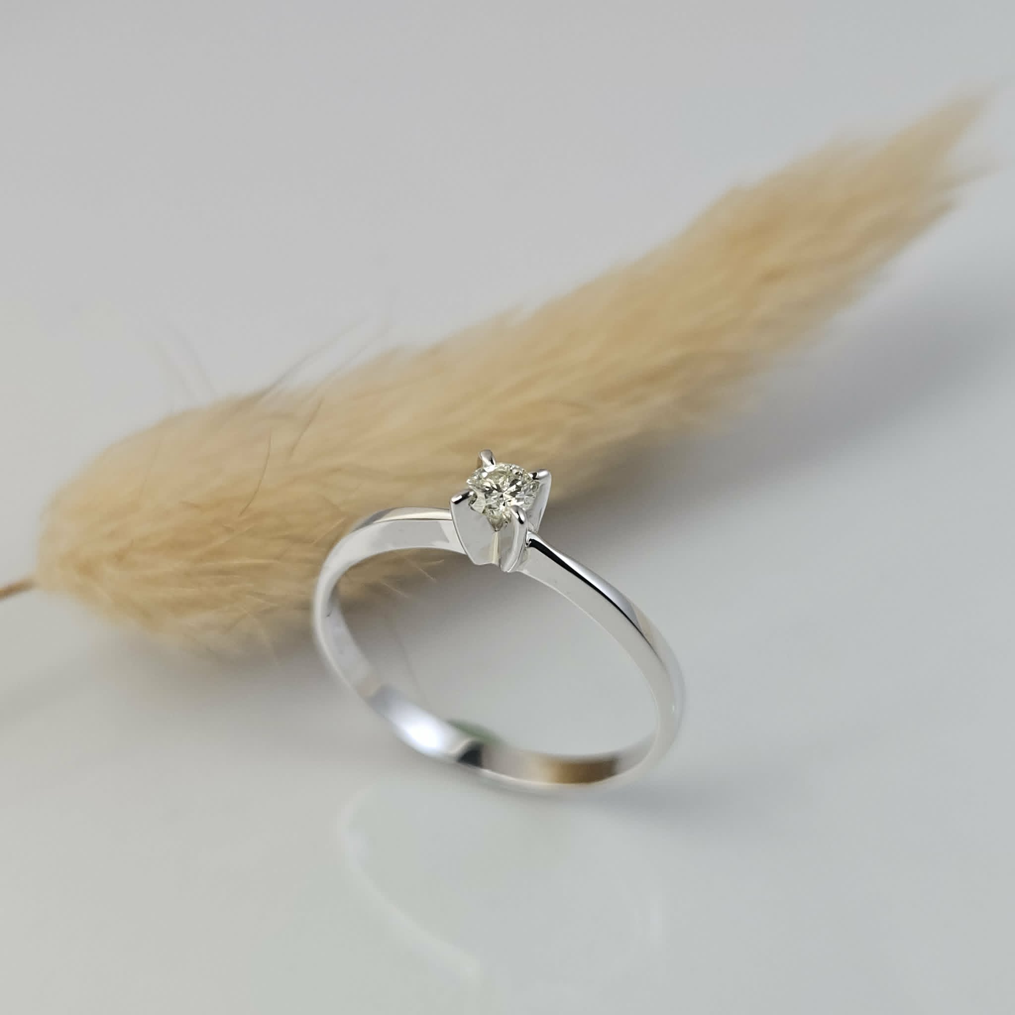 RM-ER143_Minimalist Solitaire Engagement Ring