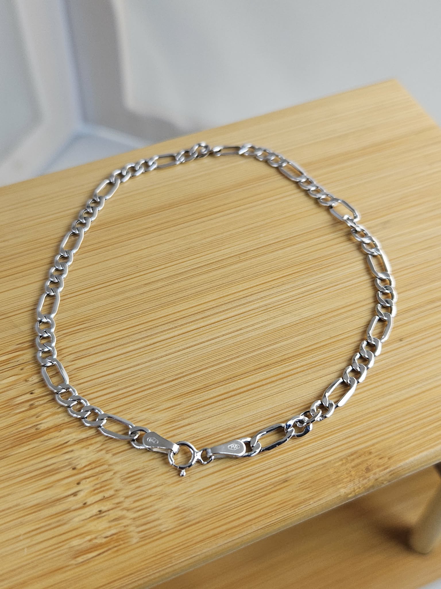 WGB8IN-6001_White Gold Figaro Bracelet